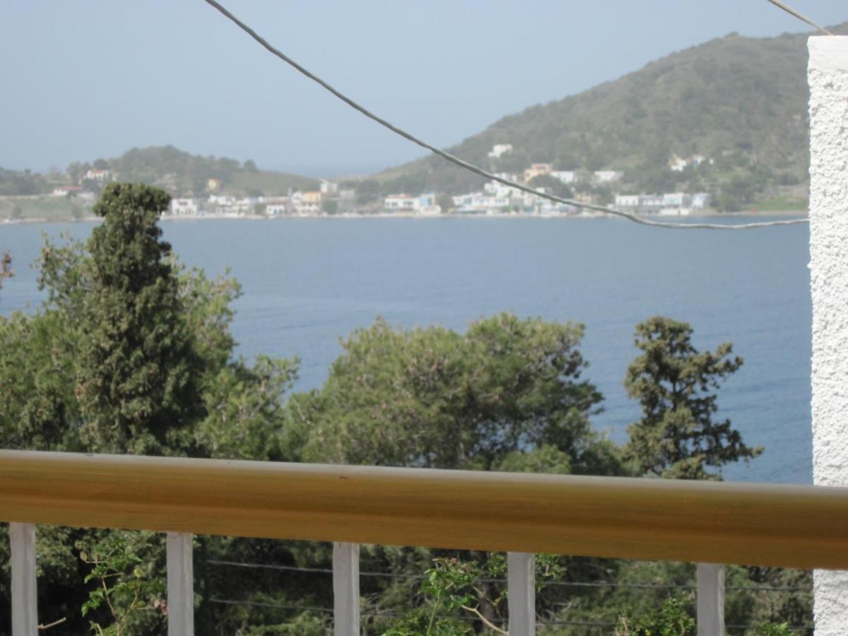 Tatsis Apartments Masouri Eksteriør bilde