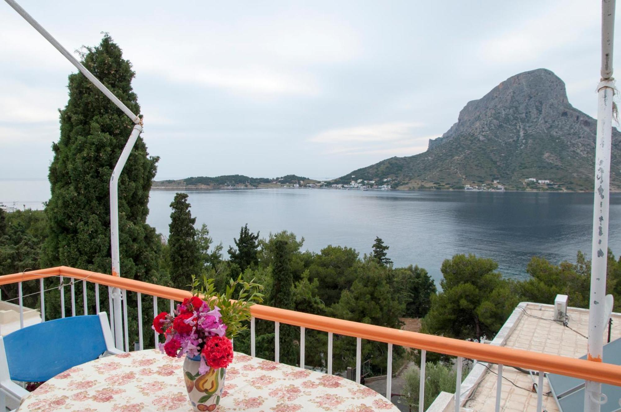 Tatsis Apartments Masouri Eksteriør bilde