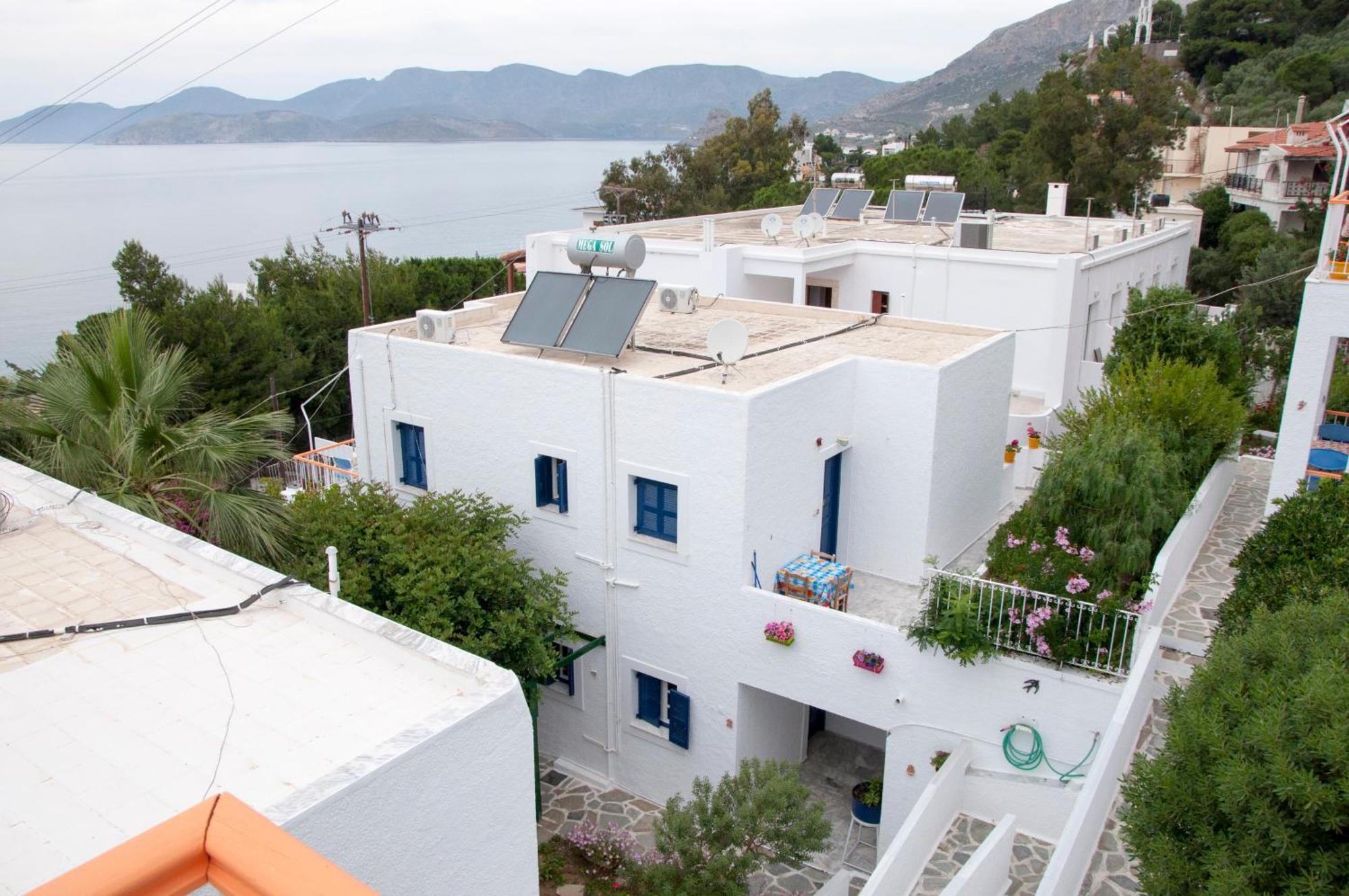 Tatsis Apartments Masouri Eksteriør bilde