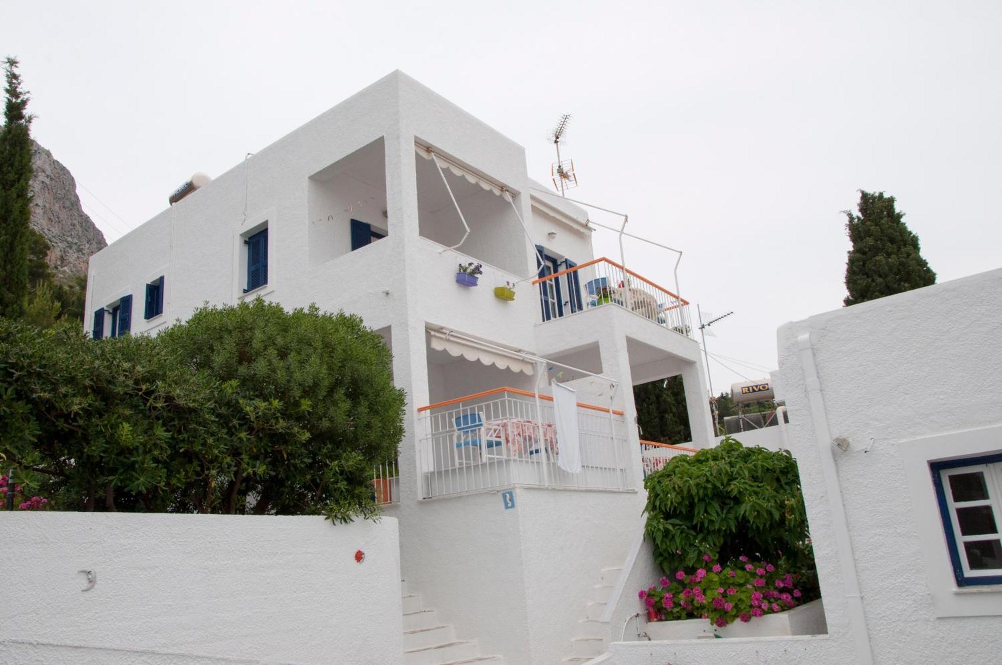 Tatsis Apartments Masouri Eksteriør bilde