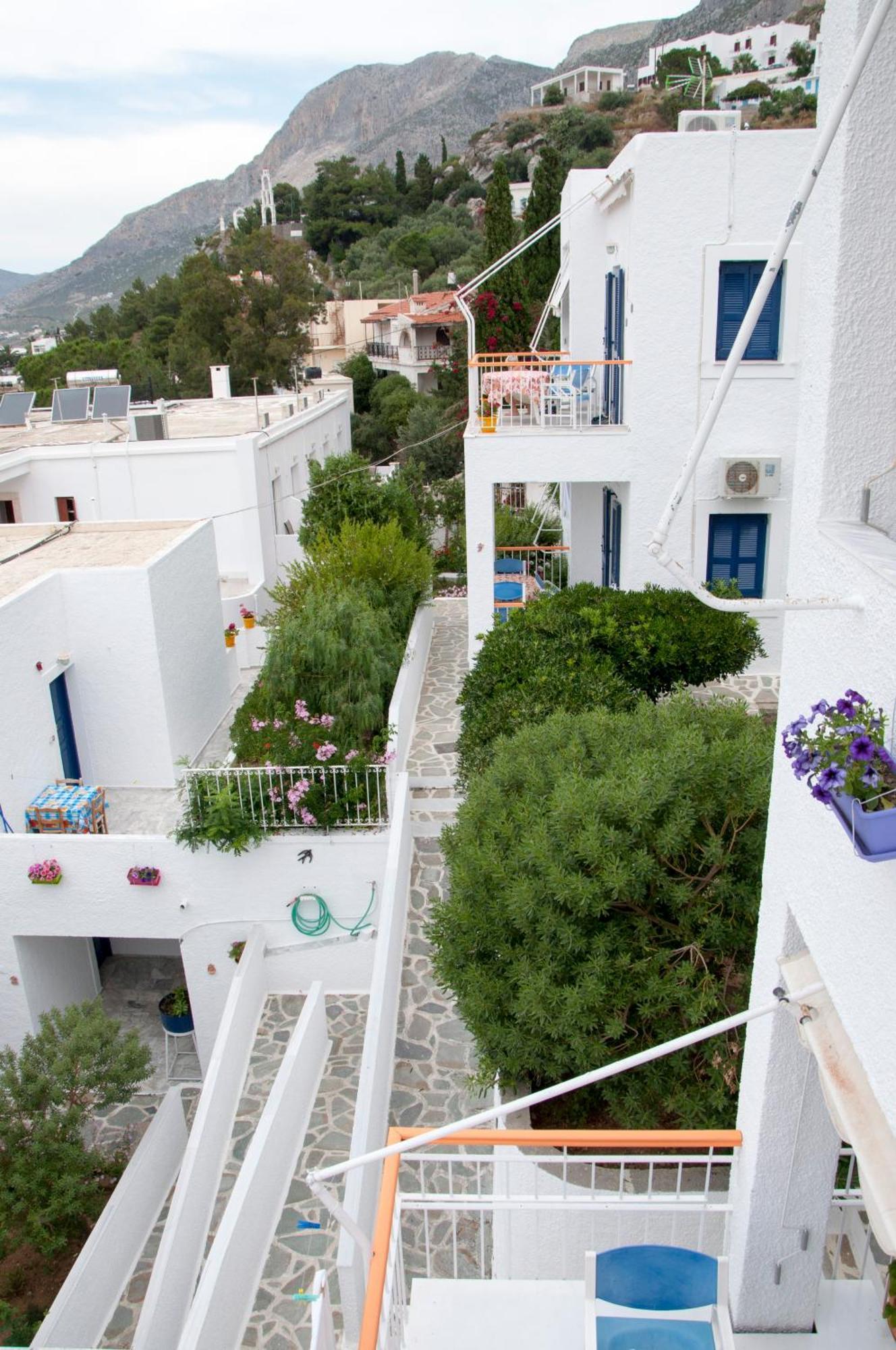 Tatsis Apartments Masouri Eksteriør bilde