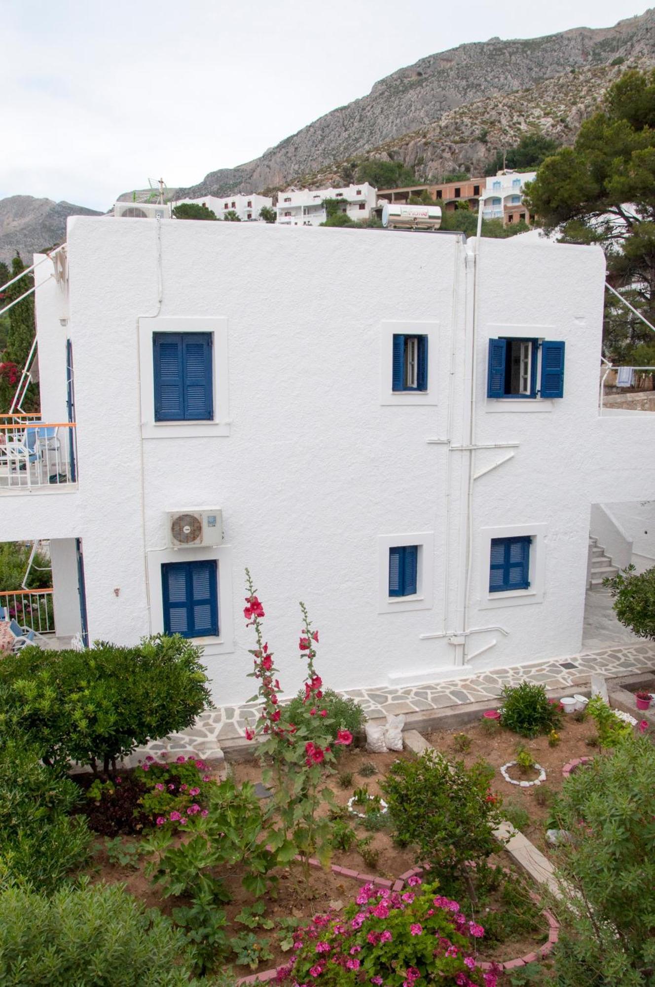 Tatsis Apartments Masouri Eksteriør bilde