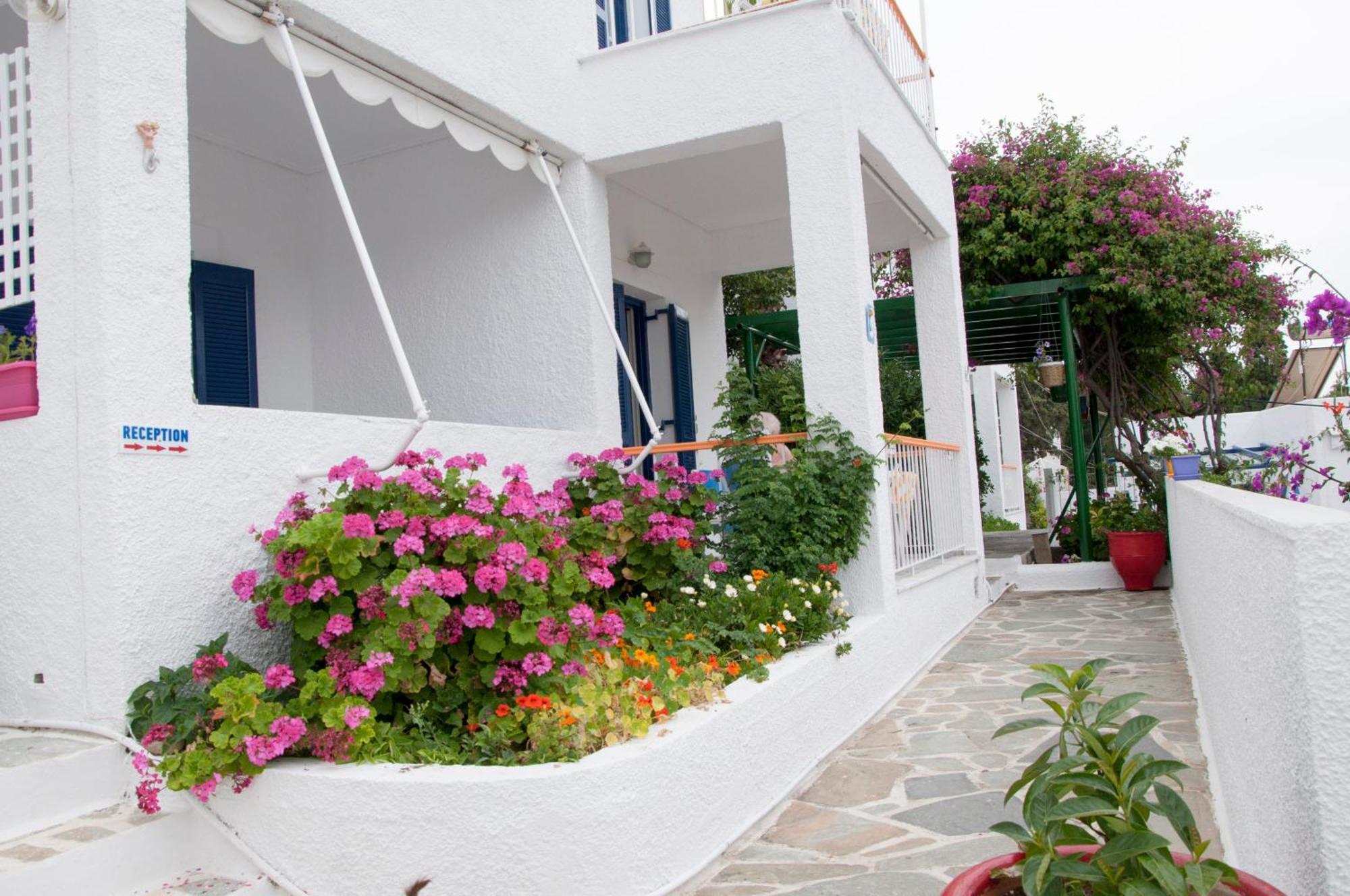 Tatsis Apartments Masouri Eksteriør bilde