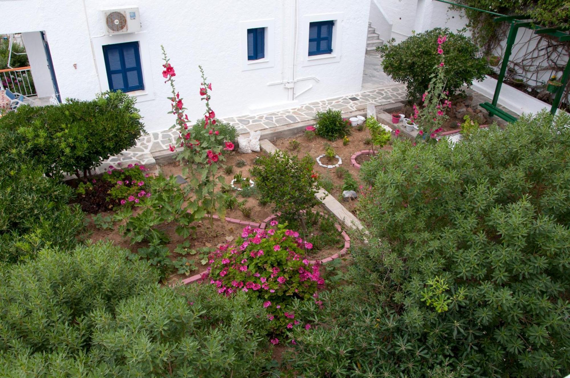 Tatsis Apartments Masouri Eksteriør bilde