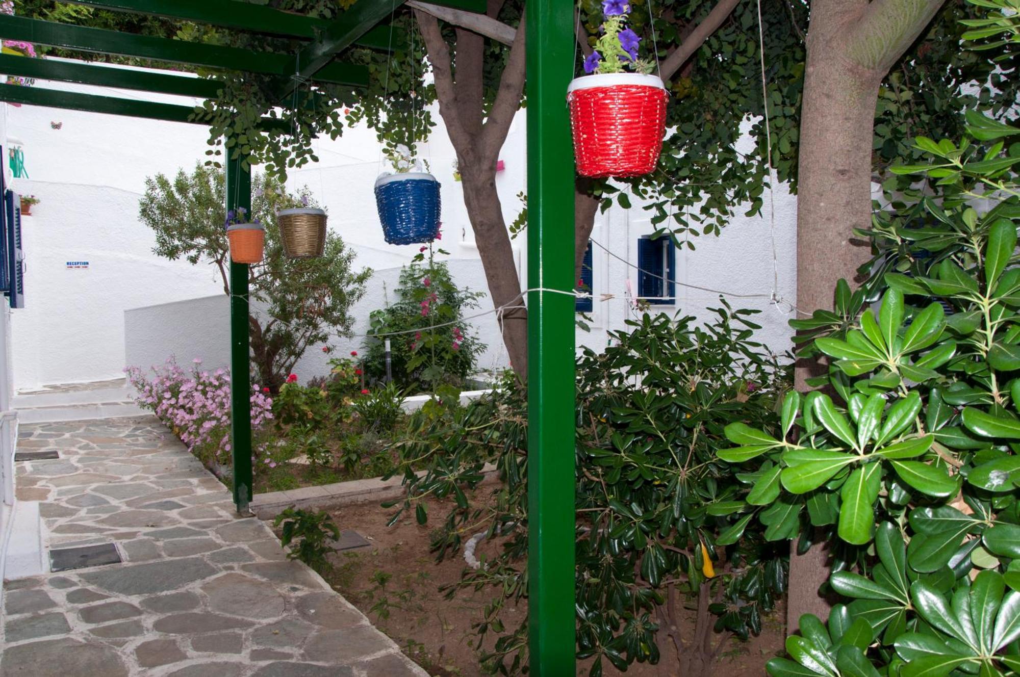 Tatsis Apartments Masouri Eksteriør bilde