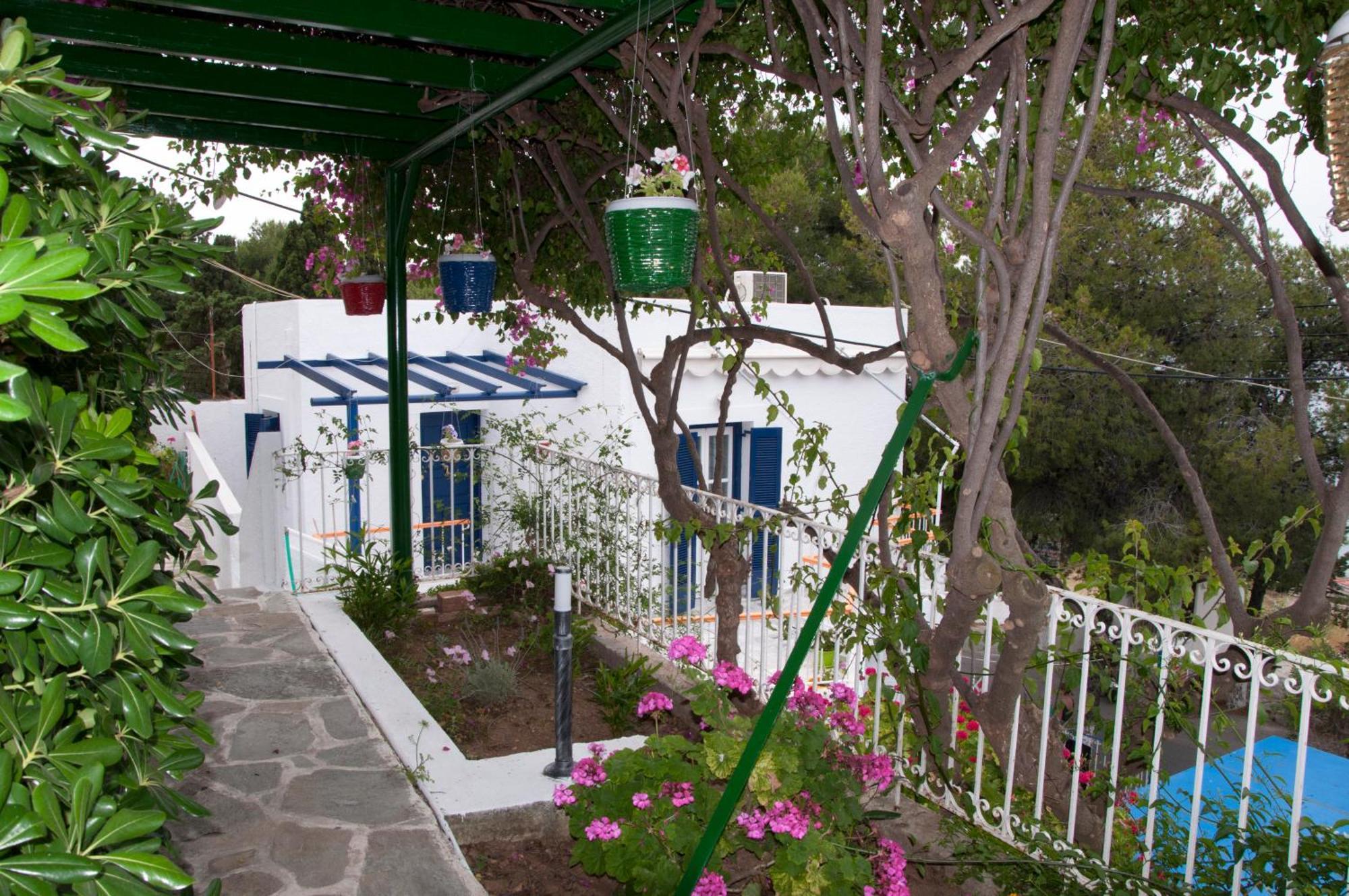 Tatsis Apartments Masouri Eksteriør bilde