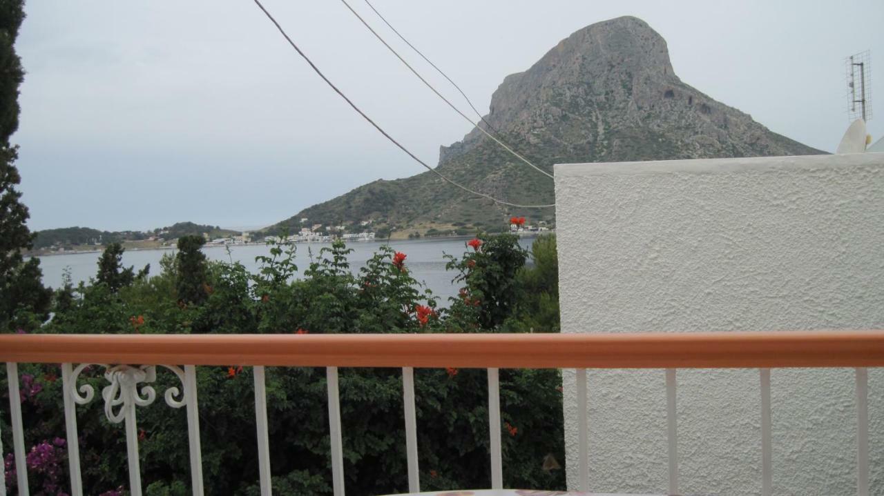 Tatsis Apartments Masouri Eksteriør bilde