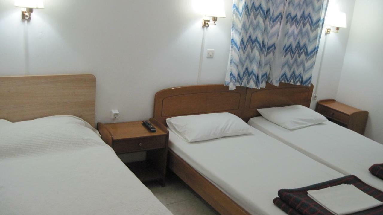 Tatsis Apartments Masouri Eksteriør bilde