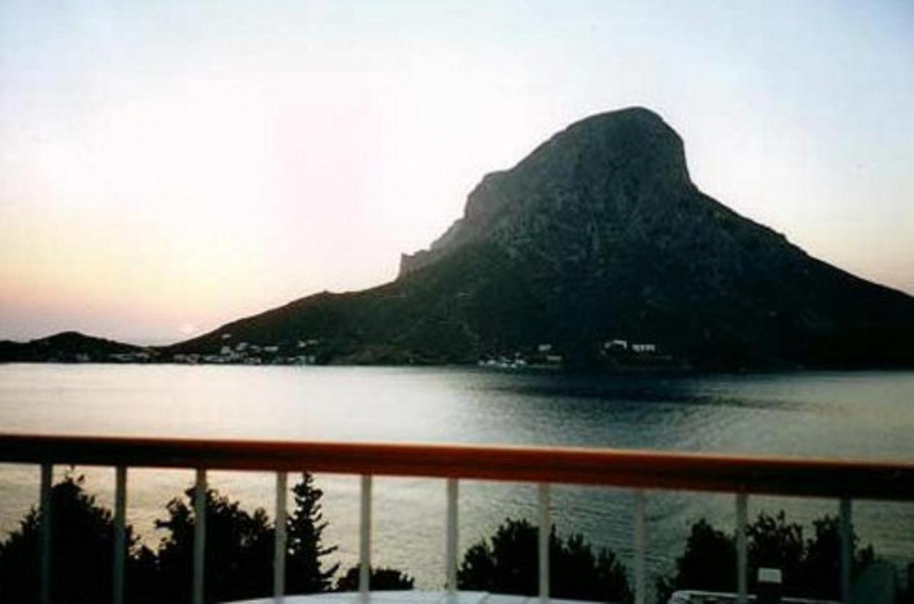 Tatsis Apartments Masouri Eksteriør bilde